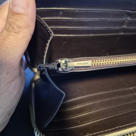 Coach Chalk Accordion Zip Wallet with Tea Rose Appliqué Wallet - Picture 4 of 6